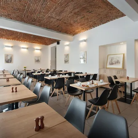 Season Three Stars Hotel Praga