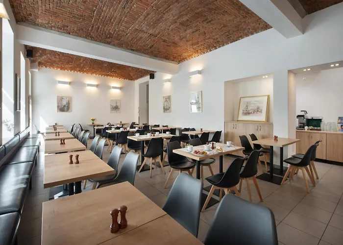 Season Three Stars Hotel Praga