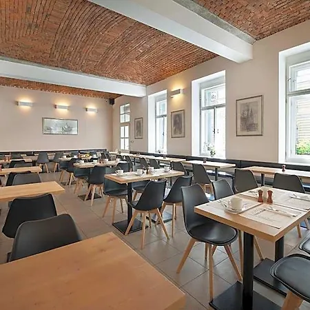 Season Three Stars Hotel Praga