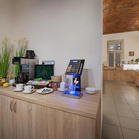 Season Three Stars Hotell 3*