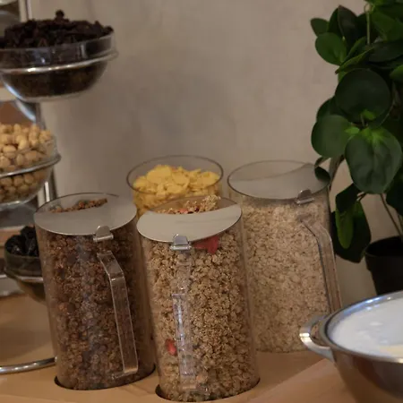 Season Three Stars Hotell Prag