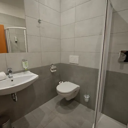 Hotell Season Three Stars Prag